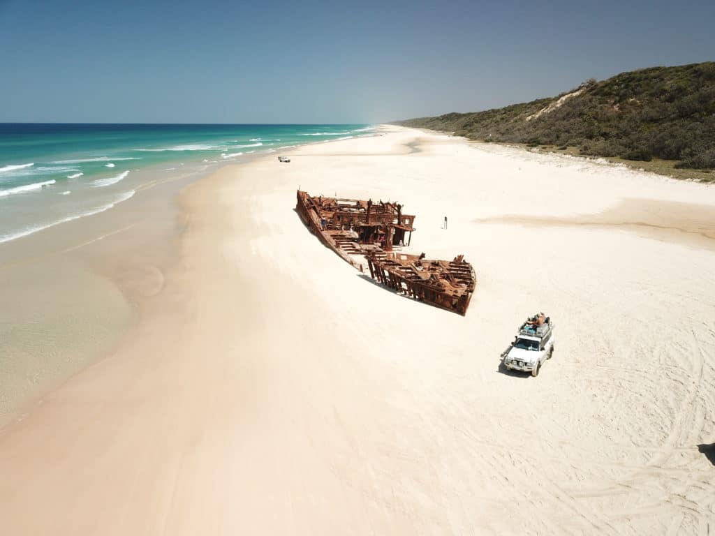 Gestrandetes Schiffswrack am Strand von 75 Miles auf Fraser Island